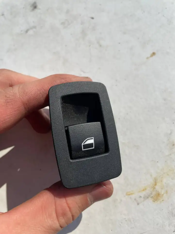 BMW 3 E90 E91 (2005 - 2012) 9208106 Кнопка стеклоподъемников — фото 1