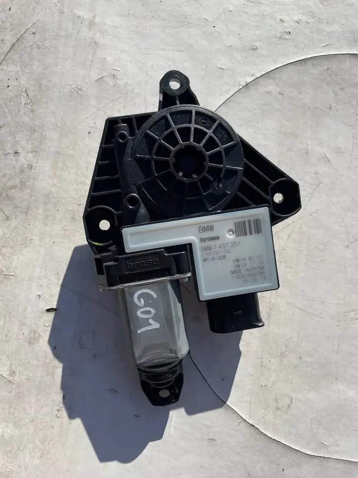 BMW X3 G01 (2018 - )  7457251 Механизм подъема окон задней двери