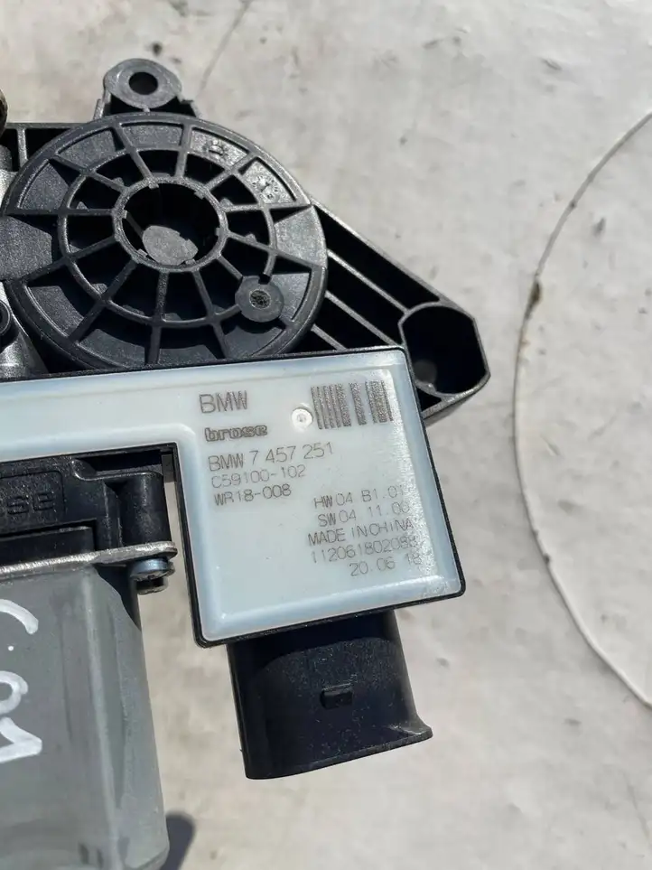 BMW X3 G01 (2018 - )  7457251 Механизм подъема окон задней двери