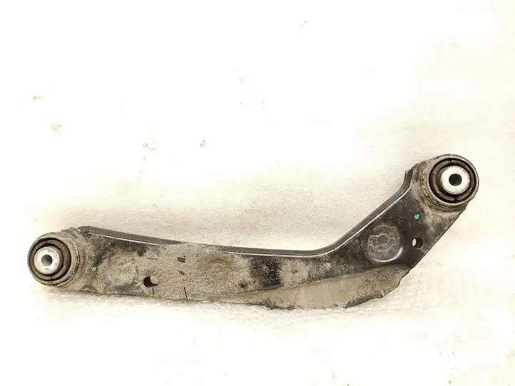 Volvo XC90 (2019 - )  31360584 Рычаг