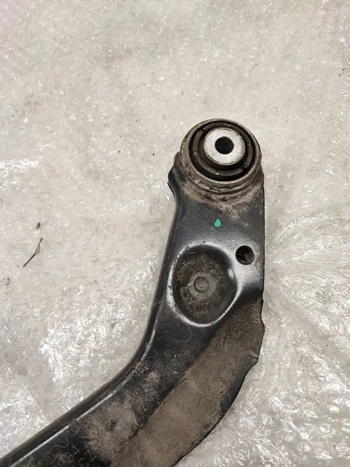 Volvo XC90 (2019 - )  31360584 Рычаг