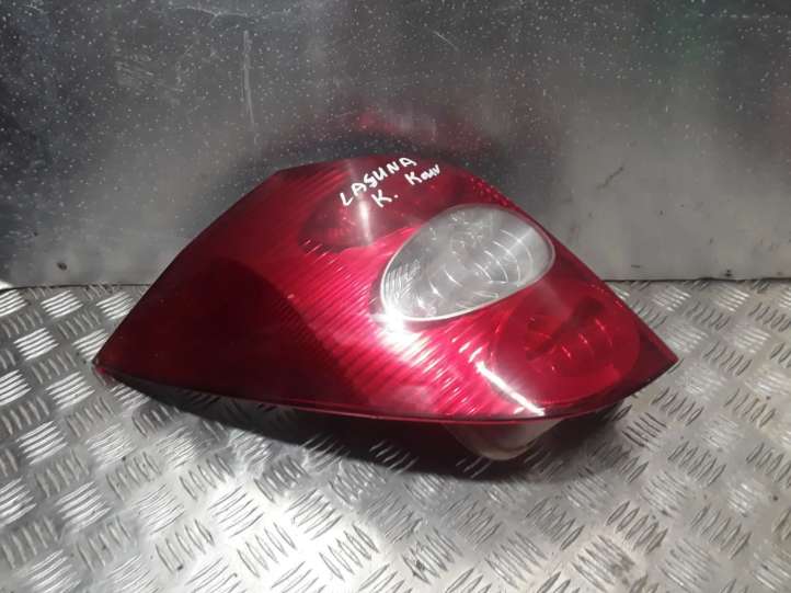 Renault Laguna (2005 - 2007)  8200002471 Задний фонарь в кузове
