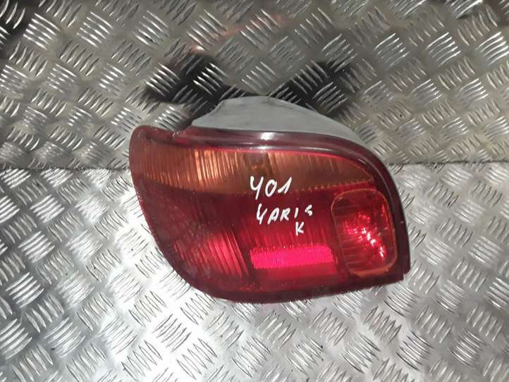 Toyota Yaris (1999 - 2003)  52053 Задний фонарь в кузове