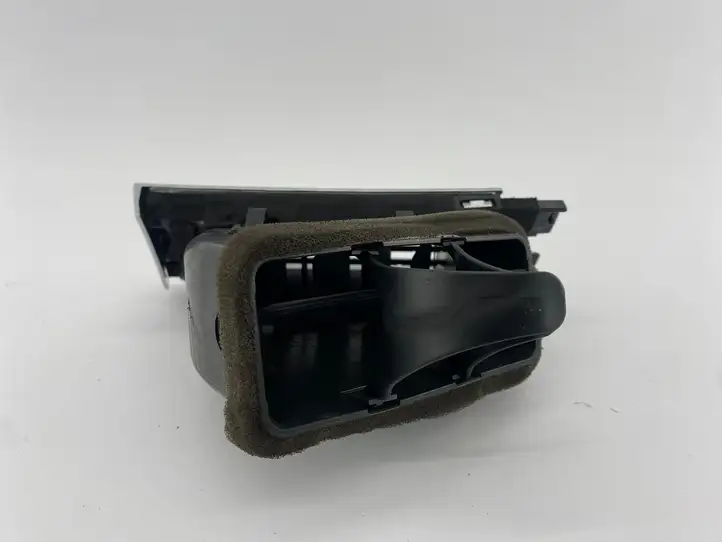 Audi A6 (2004 - 2008)  4F1820902D Центральный дефлектор