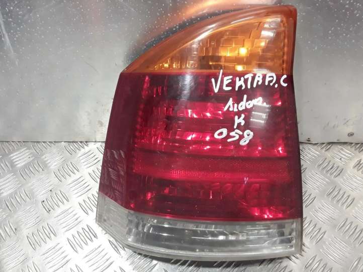 Opel Vectra (2005 - 2009)  13130642 Задний фонарь в кузове