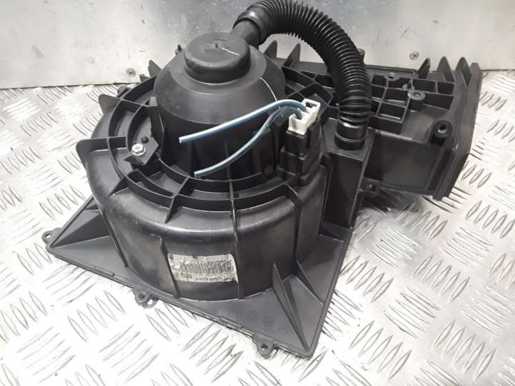 Nissan Primera (2001 - 2008)  27200AV617 Вентилятор печки