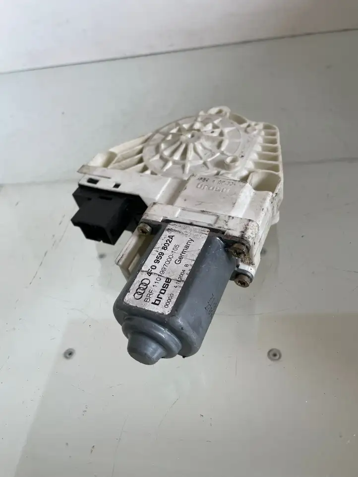 Audi A6 S6 C6 4F (2004 - 2008) 4F0959802A Стеклоподъемник задней двери — фото 2