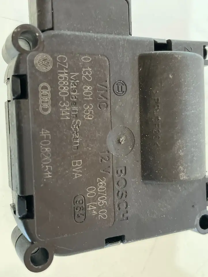 Audi A6 S6 C6 4F (2004 - 2008) 4F0820511A Двигатель задвижки потока воздуха — фото 3