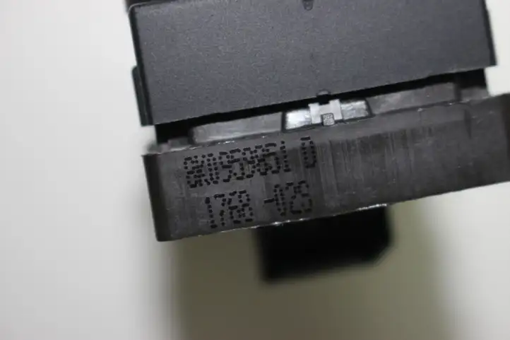 Audi A4 S4 B8 8K (2007 - 2011) 8K0959851D Блок кнопок стеклоподъемников — фото 4