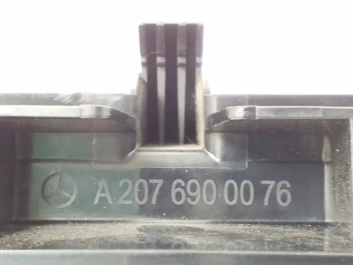 Mercedes-Benz E C207 W207 (2009 - 2017) A2076900076 Прочие детали салона — фото 2