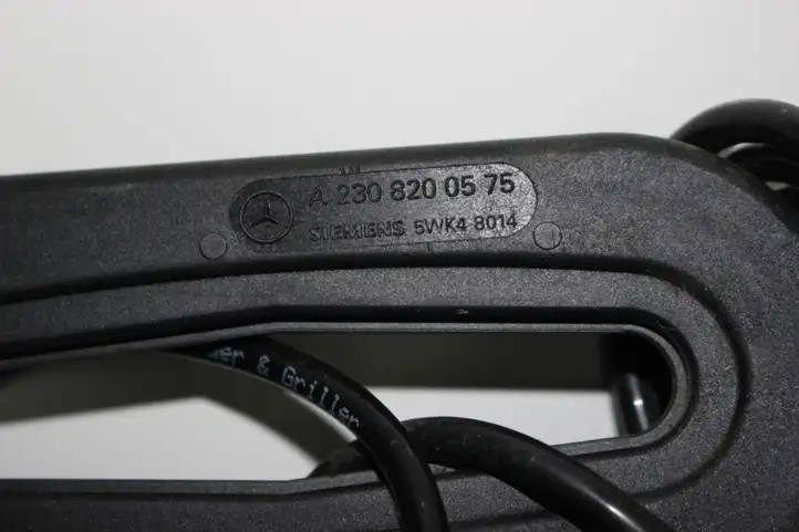 Mercedes-Benz SL R230 (2001 - 2012) A2308200575 GPS антенна — фото 3