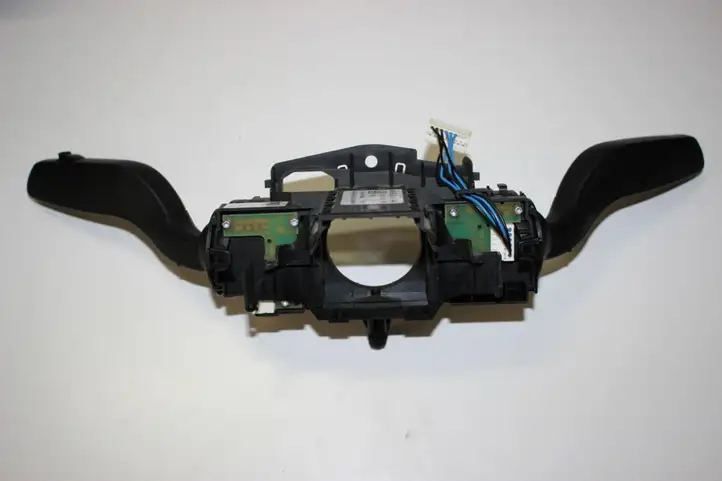 Audi A3/S3 8V (2012 - 2016)  8V0953521 Ручка поворотов/ фонарей