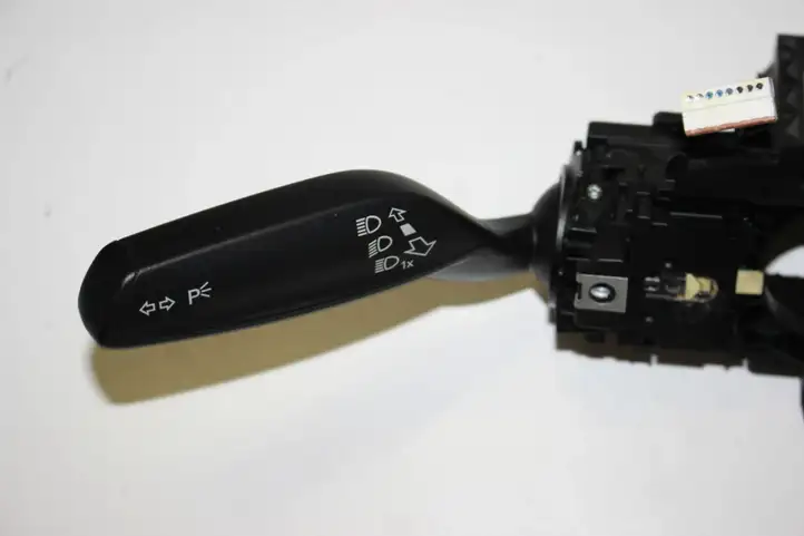 Audi A3/S3 8V (2012 - 2016)  8V0953521 Ручка поворотов/ фонарей