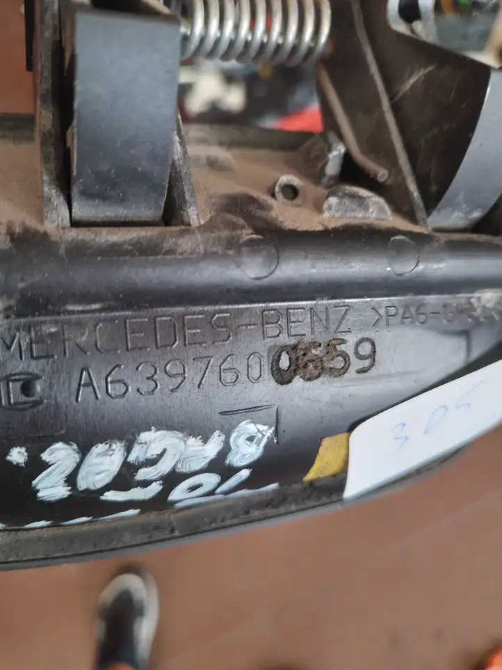 Mercedes-Benz Vito Viano W639 (2010 - 2015) Ручка багажной двери — фото 3