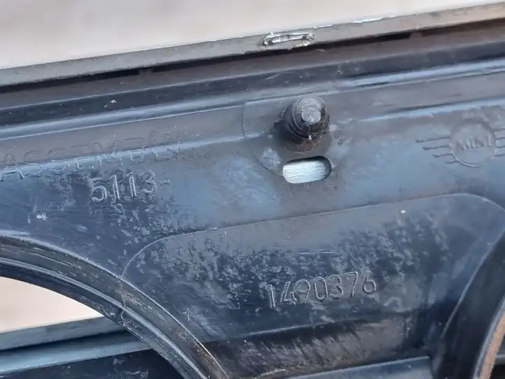 Mini One Cooper Cabrio R52 (2003 - 2008) 1490376 Верхняя решетка радиатора — фото 2