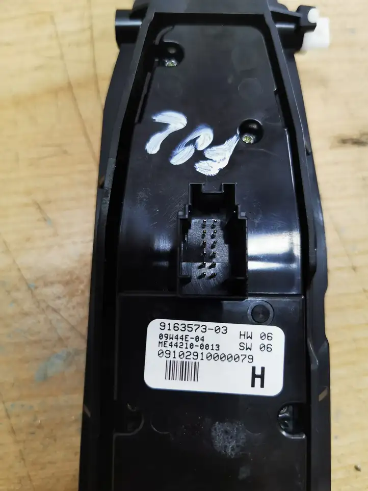 BMW 7 F01 (2008 - 2016) 9163573 Блок кнопок стеклоподъемников — фото 4