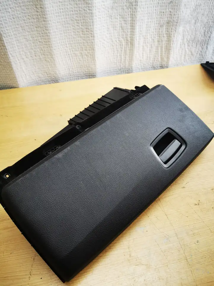 BMW 7 F01 F02 F03 F04 (2008 - 2016)  9143941 Комплект ящика для вещей (бардачка)