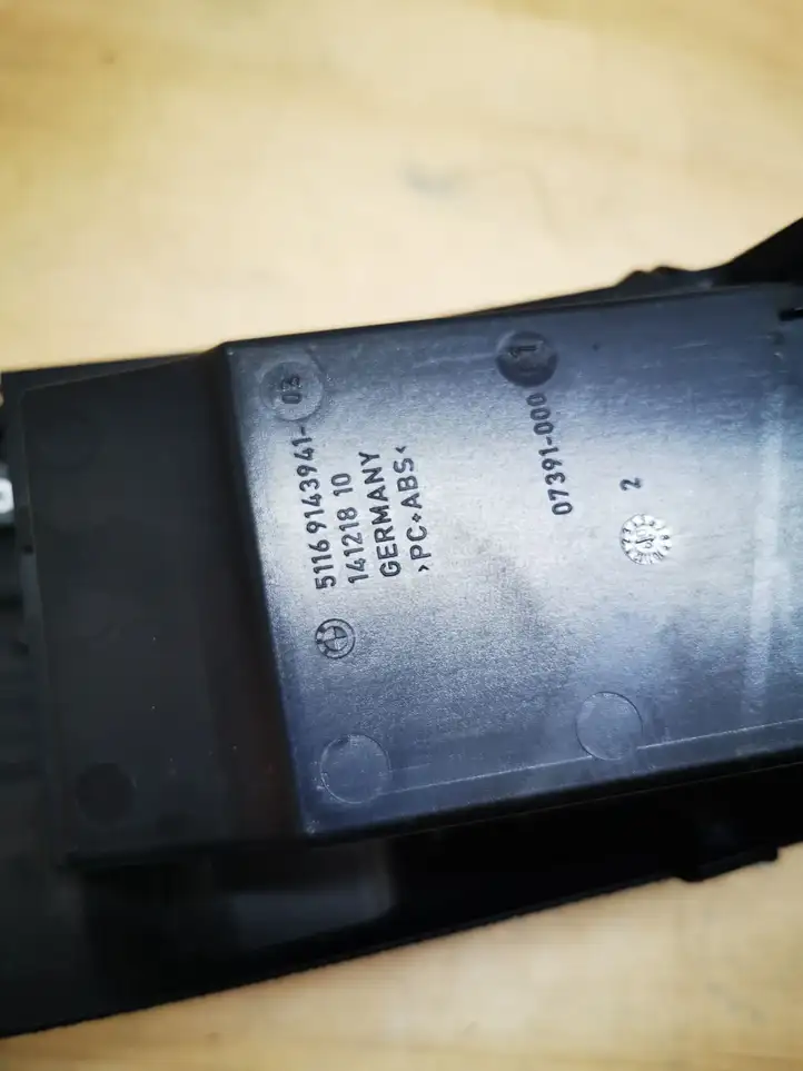 BMW 7 F01 F02 F03 F04 (2008 - 2016)  9143941 Комплект ящика для вещей (бардачка)