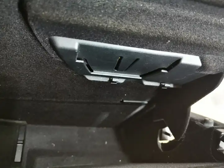 BMW 7 F01 F02 F03 F04 (2008 - 2016)  9143941 Комплект ящика для вещей (бардачка)