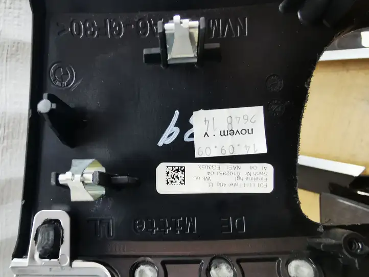 BMW 7 F01 F02 F03 F04 (2008 - 2016)  9119317 Отделка внутренней панели