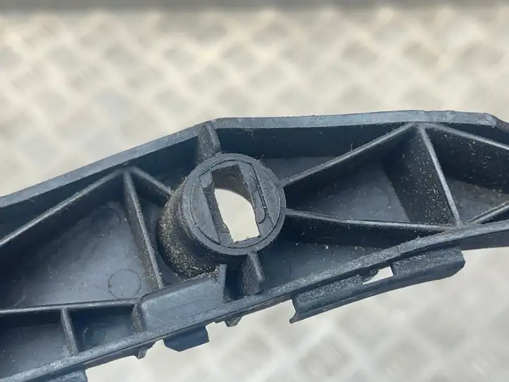 Toyota Prius (XW20) (2003 - 2009) 5211547010 Кронштейн переднего бампера — фото 5