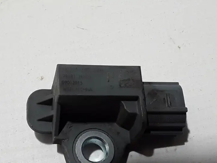 Nissan Qashqai (2013 - 2017) 985813RA0A Датчик удара SRS — фото 2