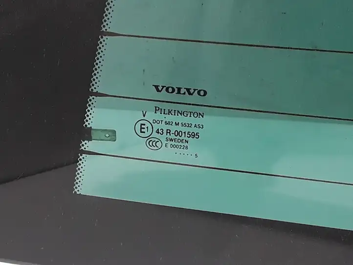Volvo V70 (2004 - 2007) 9154794 Заднее стекло — фото 2