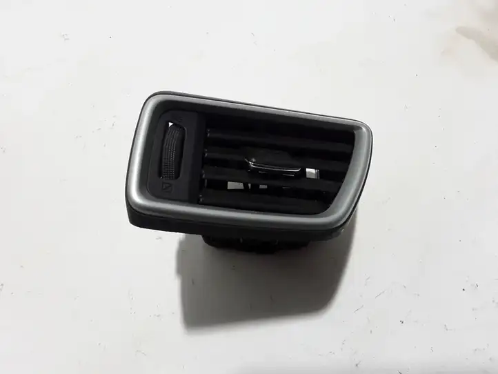 Nissan Qashqai (2013 - 2017) 687614EH0A Боковой воздушный дефлектор — фото 1