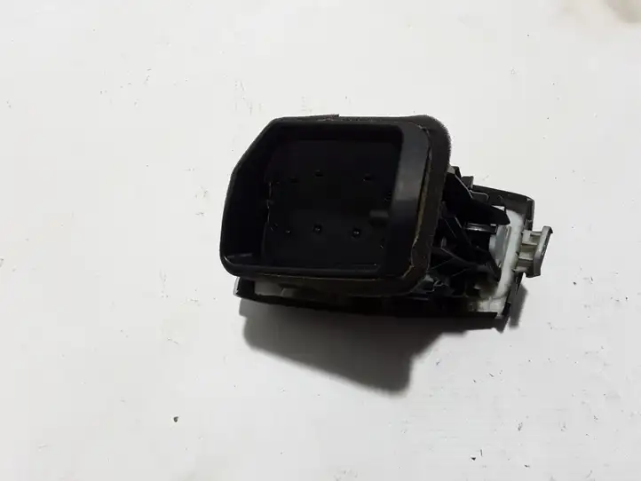 Nissan Qashqai (2013 - 2017) 687604EH0A Боковой воздушный дефлектор — фото 3