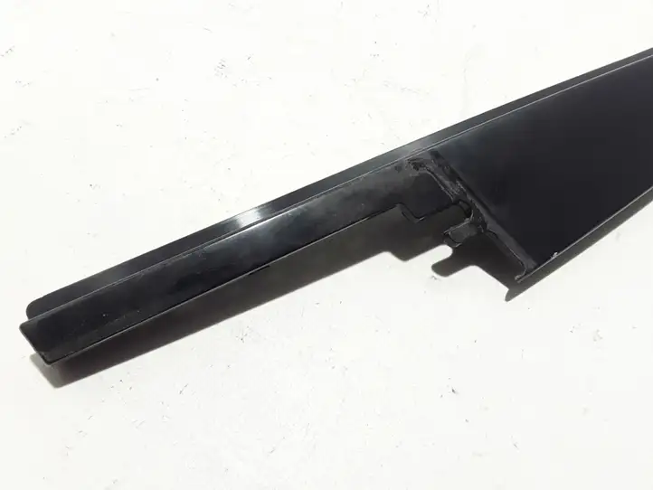 Land Rover Range Rover Evoque (2011 - 2015)  BJ3220555AD Отделка стекла передней двери