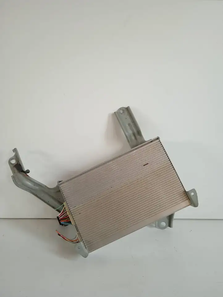 Toyota Prius (XW20) (2003 - 2009) 862800W240 Усилитель звука — фото 2