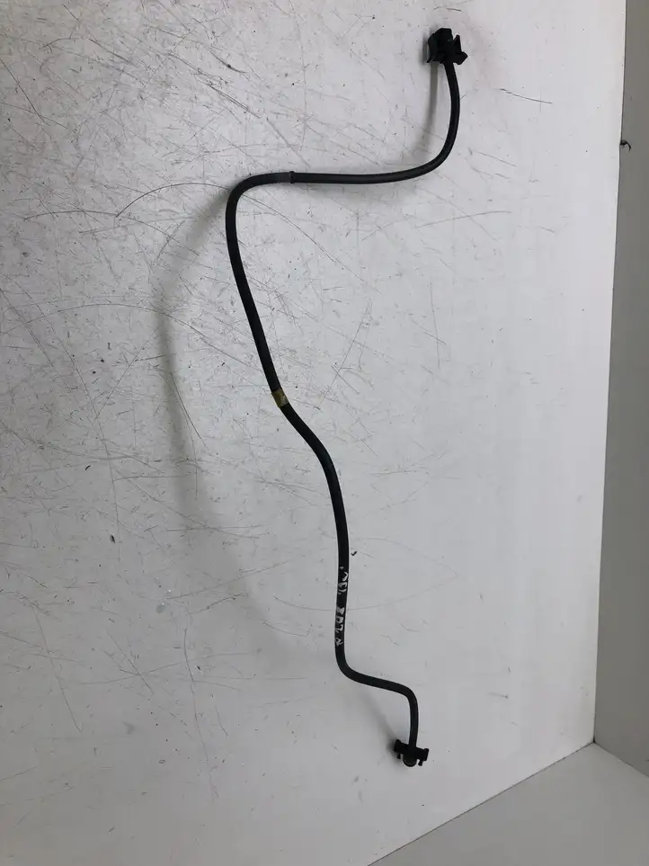 Peugeot 208 (2012 - 2015)   Другая деталь отсека двигателя