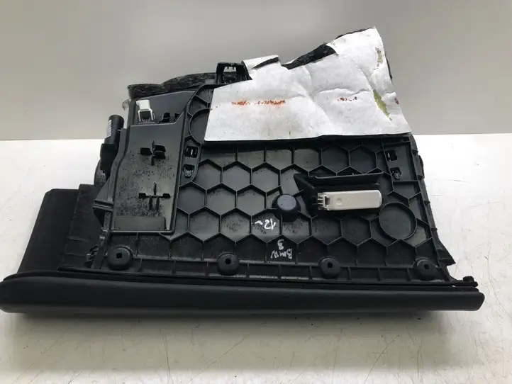 BMW 3 F30 F35 F31 (2012 - 2018)   Подстилочка выдвижного ящика / полочки