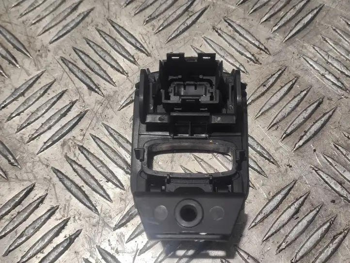 Volvo S60 (2013 - 2018) 31318791 Включатель зажигания и стартера — фото 3