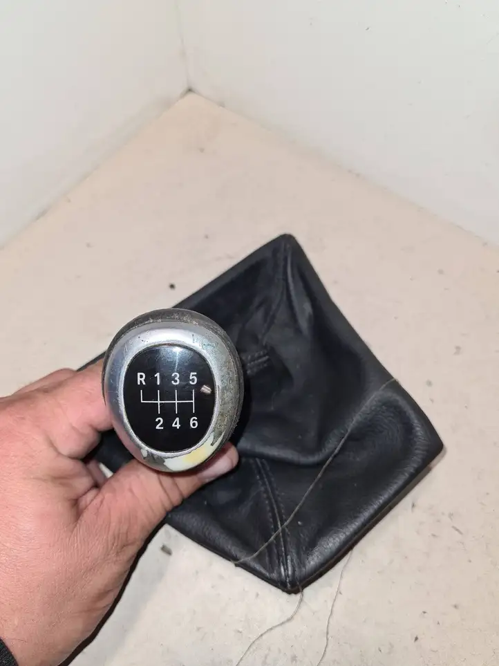 BMW 5 F10 F11 (2009 - 2016)  7599516 Отделка рычага переключения передач (кожа, головка)