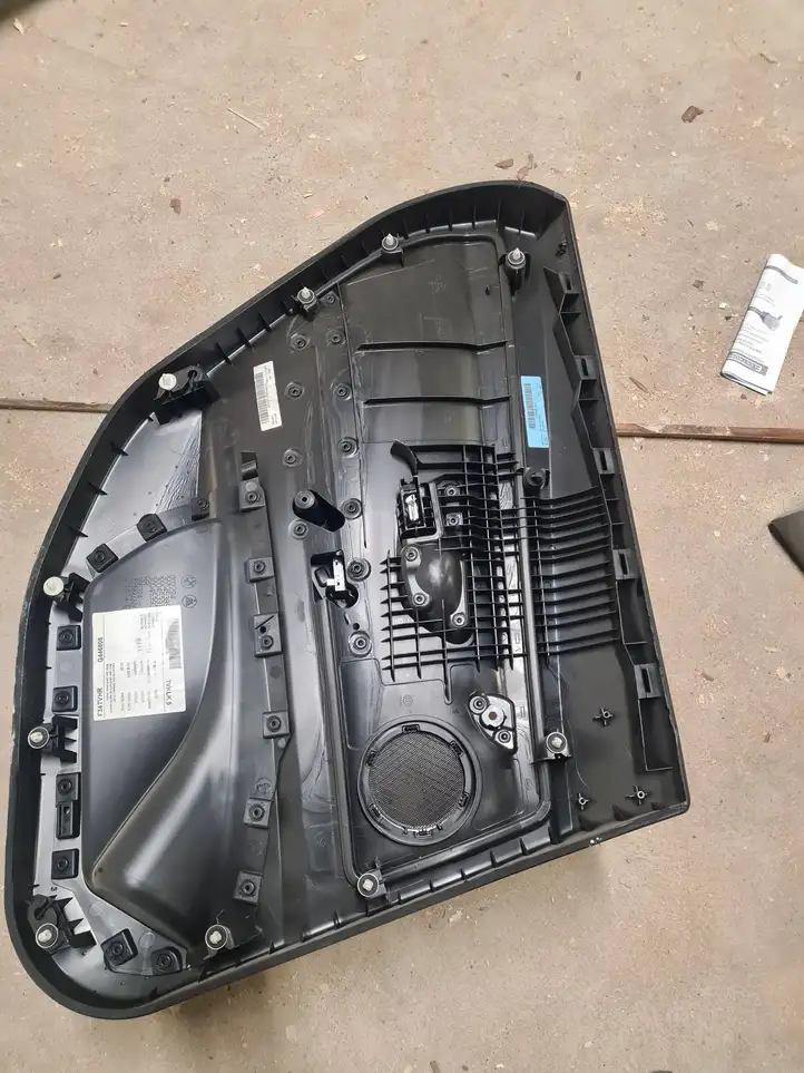 BMW (2013 - 2017) 6078527 Обшивка задней двери — фото 2