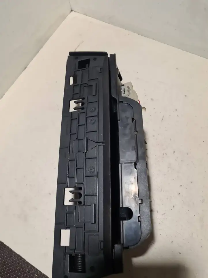 BMW 7 F01 (2008 - 2016) 9119317 Передняя пепельница — фото 2