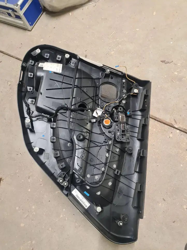 Mini Clubman F54 (2015 - 2019) 7360863 Обшивка задней двери — фото 2