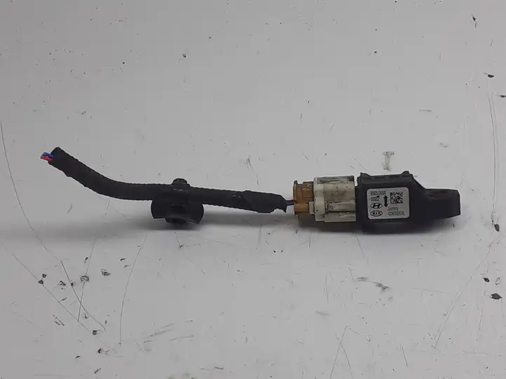 Kia Optima (2015 - 2018)  95920D4000 Датчик удара надувных подушек