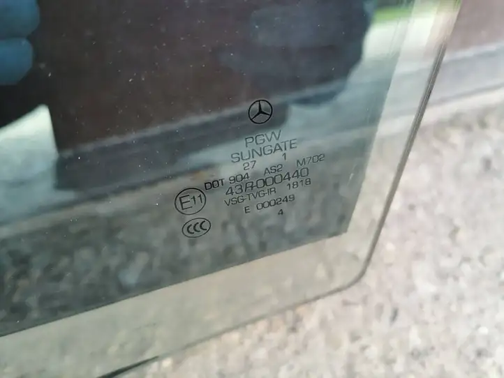 Mercedes-Benz GL X164 (2006 - 2012) 43R000440 Стекло передней двери — фото 3