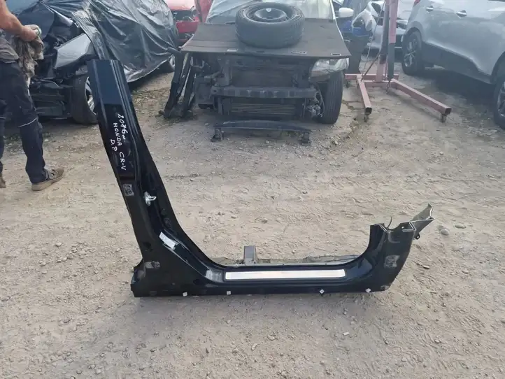 Honda CR-V (2012 - 2016) Порог кузова — фото 1