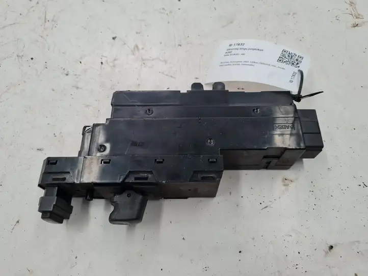Volvo XC70 (2000 - 2004) 9452961 Кнопка стеклоподъемников — фото 1