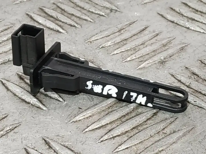 Skoda Superb B8 (3V) (2015 - 2023) 5Q0907543A Датчик температуры масла — фото 3