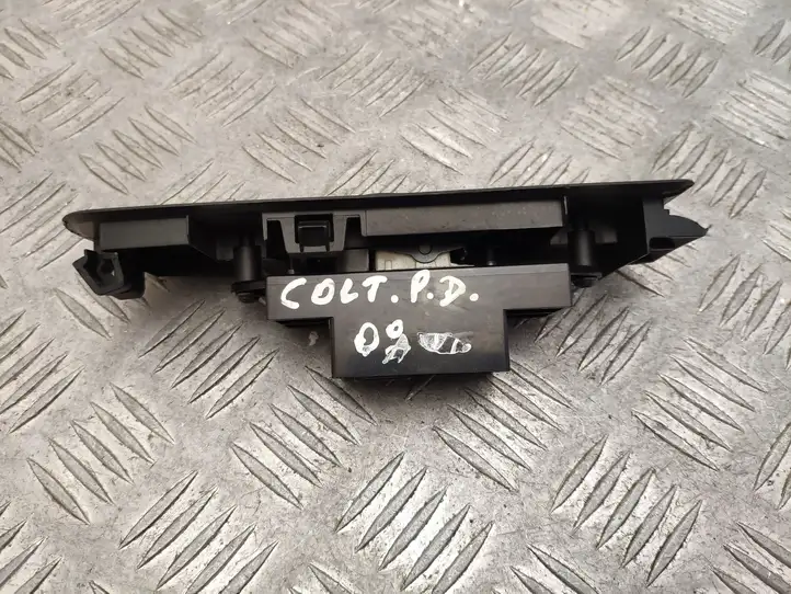 Mitsubishi Colt (2008 - 2012) MR587944 Кнопка стеклоподъемников — фото 2