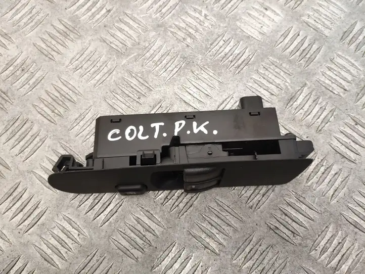 Mitsubishi Colt (2008 - 2012) 8608A179 Кнопка стеклоподъемников — фото 4