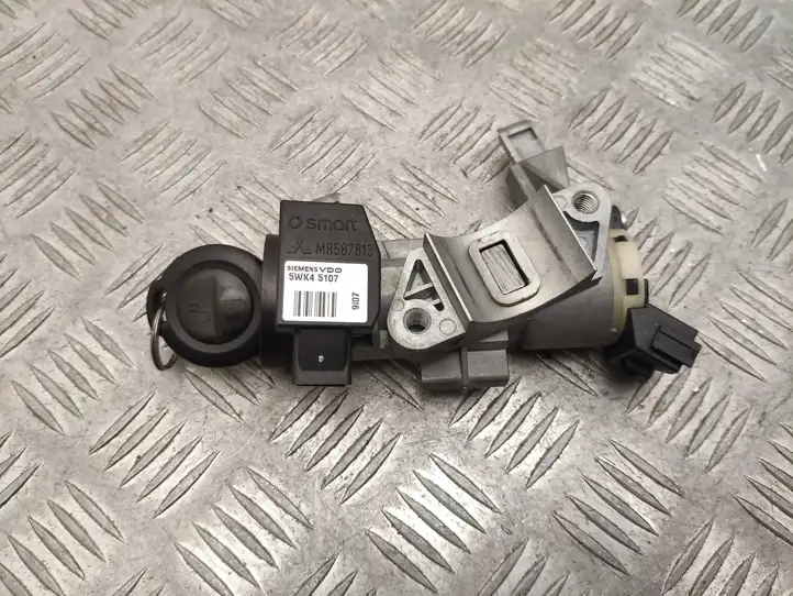 Mitsubishi Colt (2008 - 2012)  MR857813 Замок зажигания