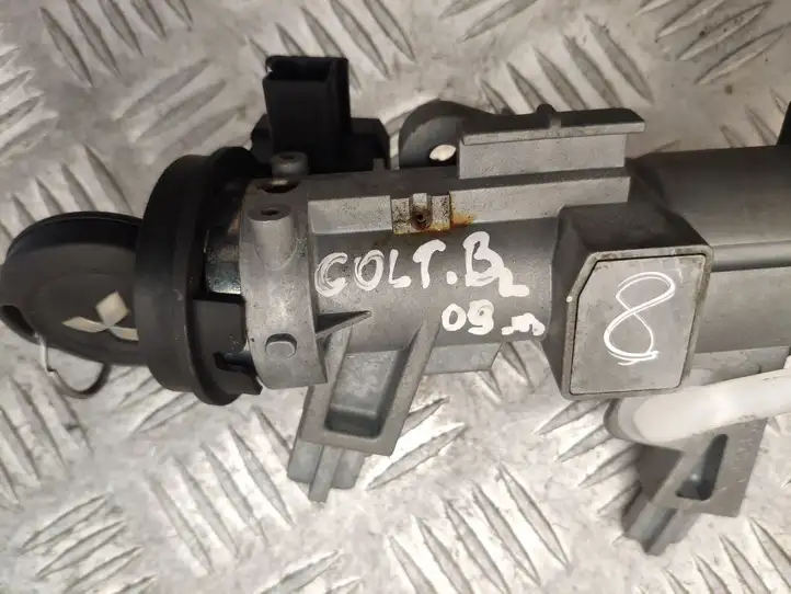 Mitsubishi Colt (2008 - 2012)  MR857813 Замок зажигания