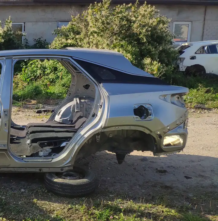 Lexus RX 450H (2015 - 2019) Задняя четверть — фото 2