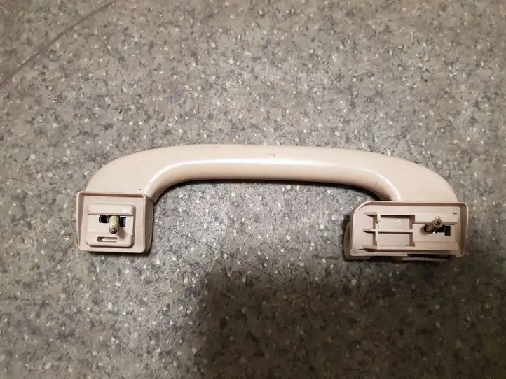 BMW 5 E39 (1996 - 2003) 8227593 Потолочная ручка задняя — фото 3