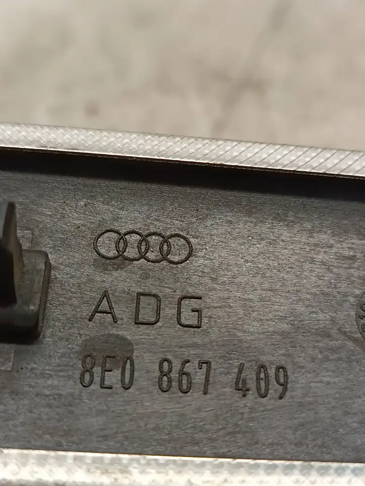 Audi A4 S4 B7 8E 8H (2004 - 2009) 8E0867409 Декоративная накладка передней двери — фото 3